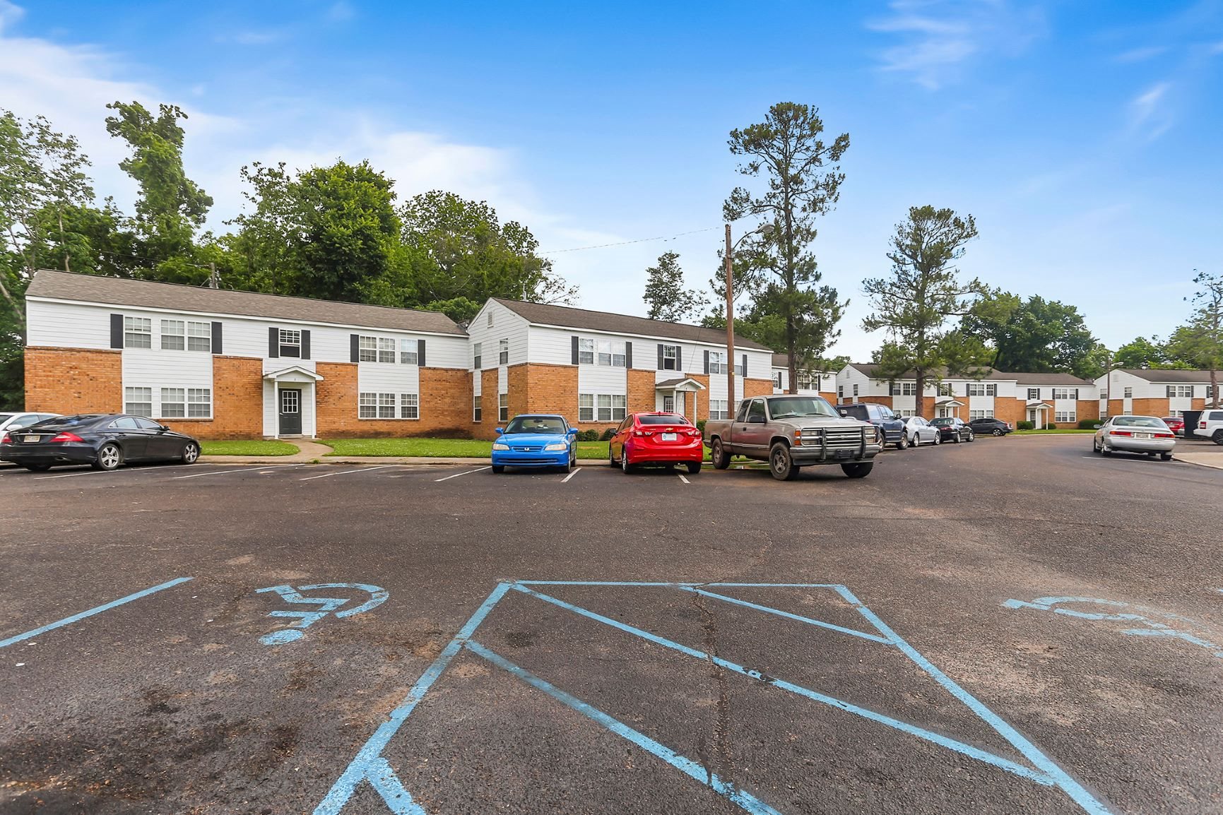 Photos and Video of Madison Glen Apartments in Vicksburg, MS